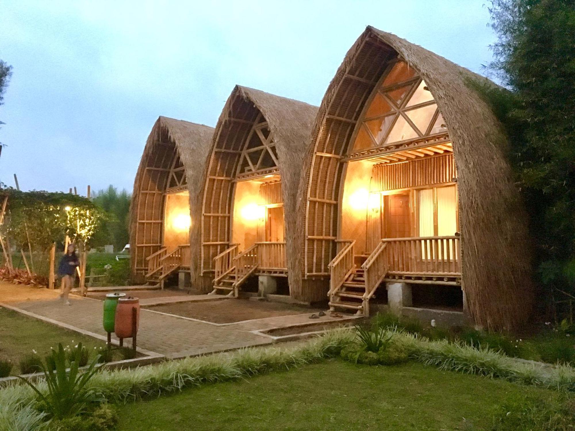 Villa Chavaminerva Bambu - Lembang Cikareumbi Exterior foto